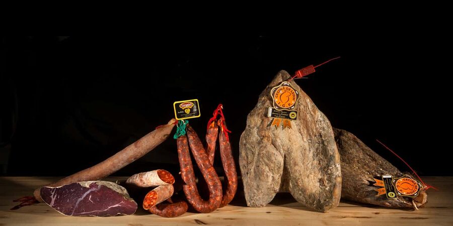 Madrid: Taste typical Spanish tapas, cold cuts, Iberian ham, and wine - What you taste during the 90 minutes