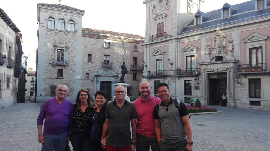 Madrid: Wine & Tapas Lunch tour - Starting at Plaza de Isabel II