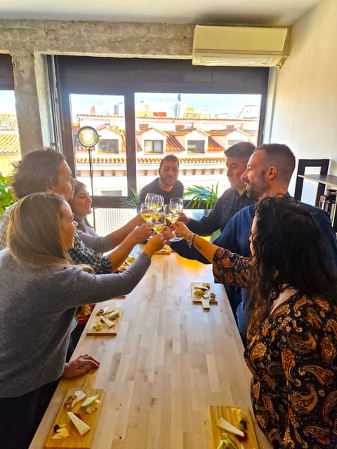 Madrid: Wine Tasting Experience with 4 Spanish Wines - The tapa changes the way you taste