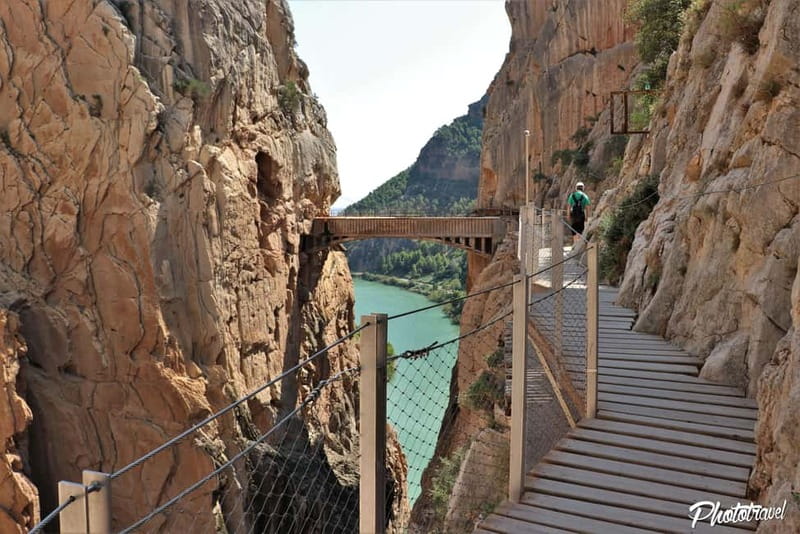 Málaga: Caminito del Rey and Álora Village Tour with Tapas - What makes the guide service useful