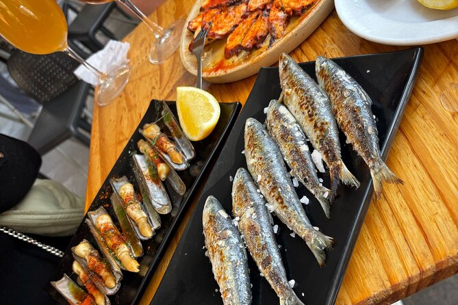 Málaga Center Tapas Tour - What the guide adds to the food