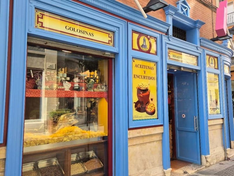 Málaga: Highlights Walking Tour with Drinks and Tapas - A food-led way to meet Málaga