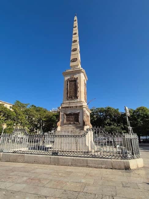 Málaga: Highlights Walking Tour with Drinks and Tapas - Ending on Calle Marqués de Larios