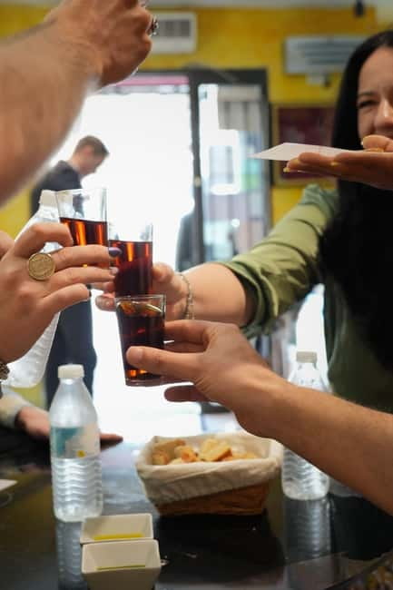 Málaga: Morning Market & Tapas Tour - Group size, language, and mobility