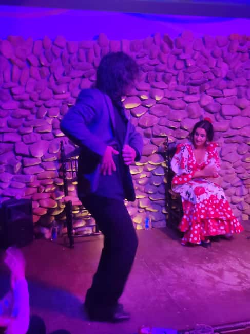 Malaga: PREMIUM TAPAS TOUR Paella, Tapas, Winery & Flamenco - Who should book this Malaga evening?