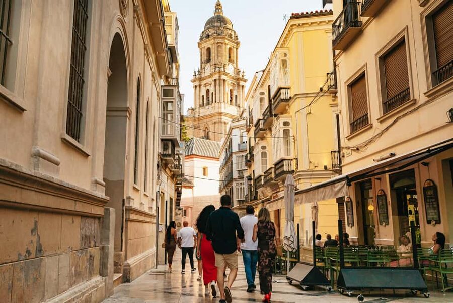 Malaga's tradition and tapas tour with Official Guide - Key points at a glance
