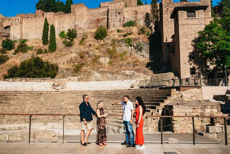 Malaga's tradition and tapas tour with Official Guide - The guide makes the difference