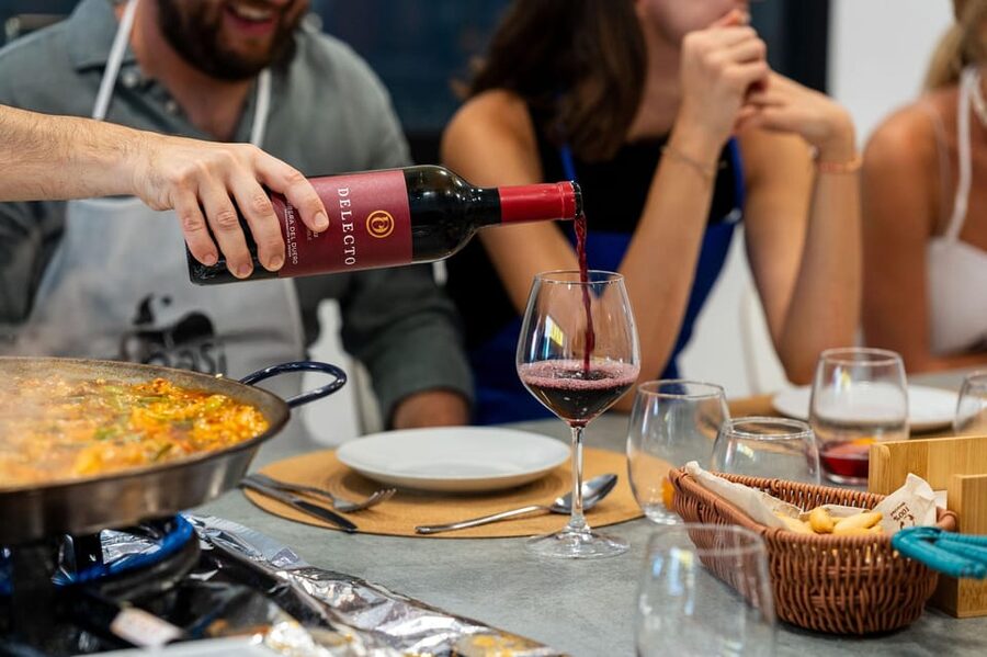 Málaga: Spanish Cooking Workshop with Paella and Sangria - Remojón malagueño and the local table