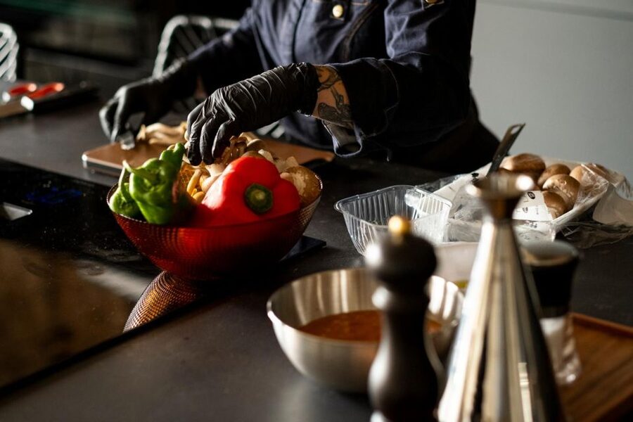 Malaga: The Ultimate Tapas Workshop with Market Visit - Cooking the tapas, one task at a time