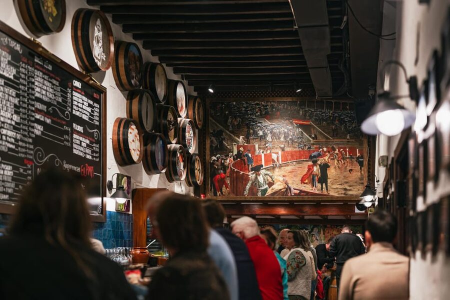 Málaga: Traditional Andalusian Tapas and Wine Tour - Key points to know before you book