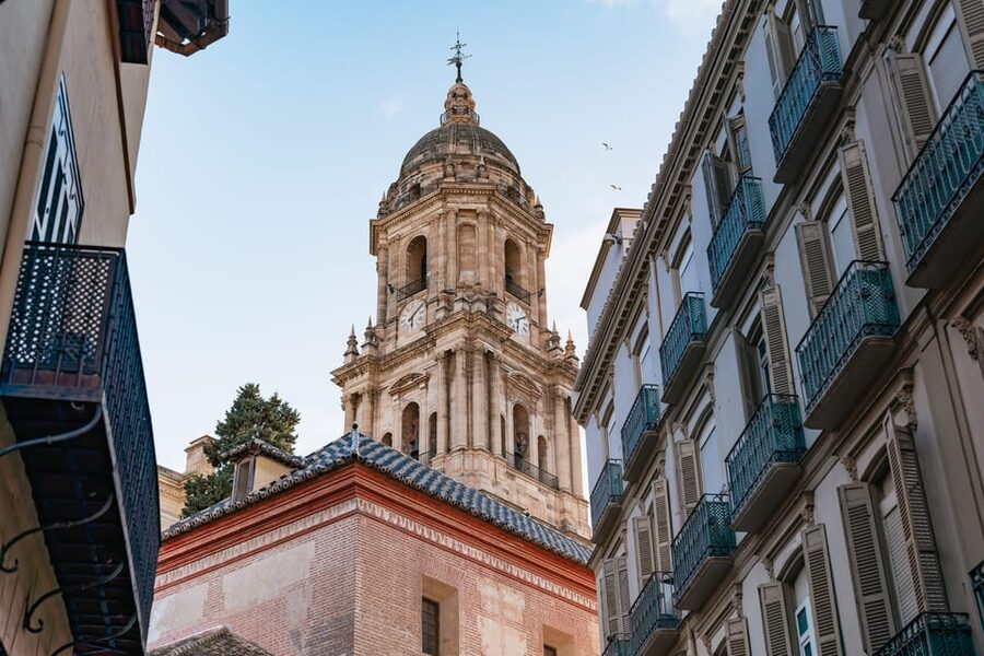 Málaga: Traditional Andalusian Tapas and Wine Tour - Who should book this tour?