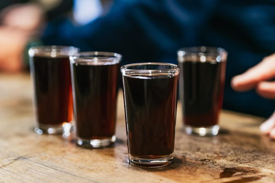 Málaga: Traditional Andalusian Tapas and Wine Tour - The guides are a major part of the experience