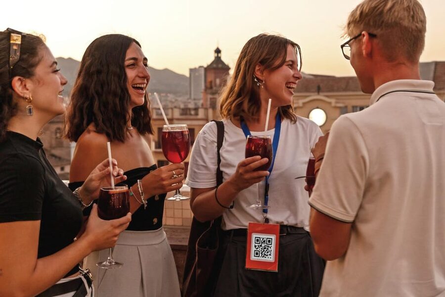 Malaga: Wine and Tapas Tour with Tastings and Drinks - How much food and drink do you actually receive?