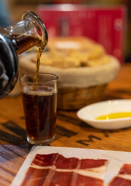 Málaga: Wine & Tapas Tour - Meeting at Calle Marqués de Larios