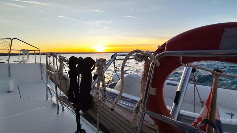 Mallorca: Catamaran Boat Tour with Tapas - A relaxed half-day on Mallorca’s southwest coast