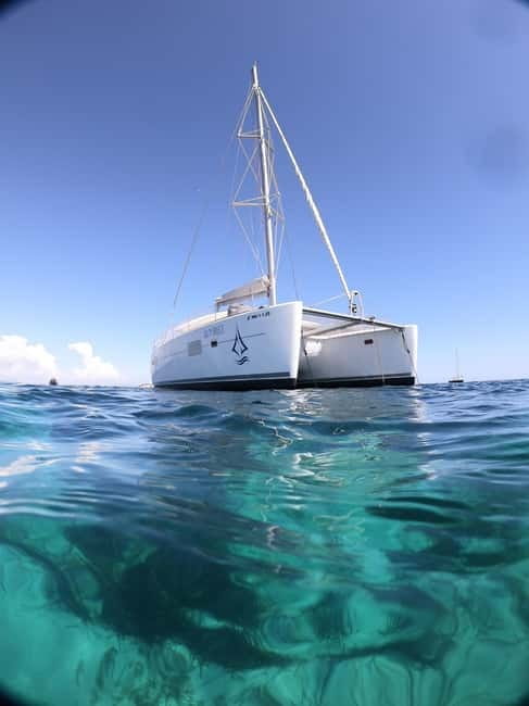 Mallorca: Catamaran Boat Tour with Tapas - Cruising from Santa Ponsa toward the Malgrats Islands