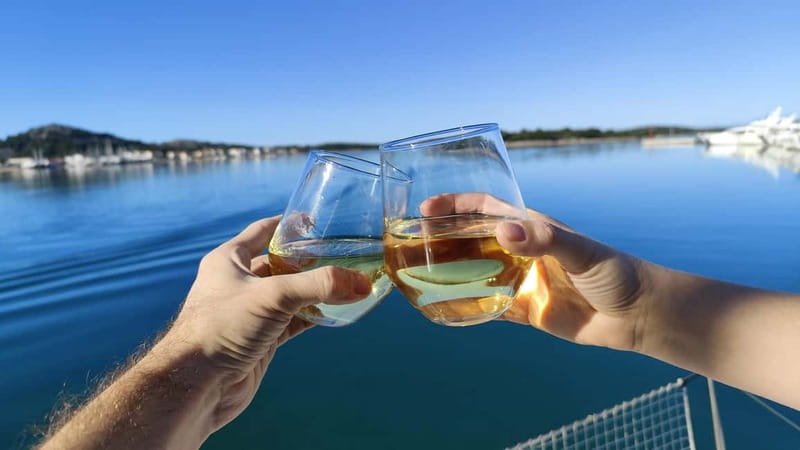 Mallorca: Catamaran Boat Tour with Tapas - What the boat feels like in practice