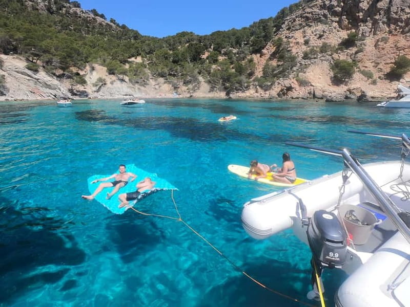 Mallorca: Catamaran Boat Tour with Tapas - How the $128 price measures up