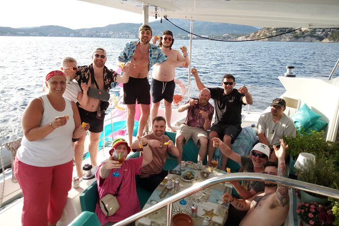 Mallorca Catamaran Small Group Cruise with Tapas 4-hours - The swim and snorkel stop