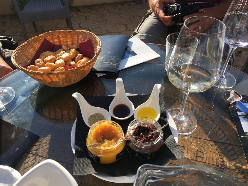 Mallorca: Dinner Experience with the Famous "Paella Man" - Choosing between four styles of paella
