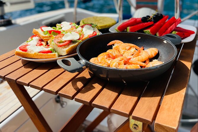 Mallorca sailing tour with tapas and wine - The price and what you receive
