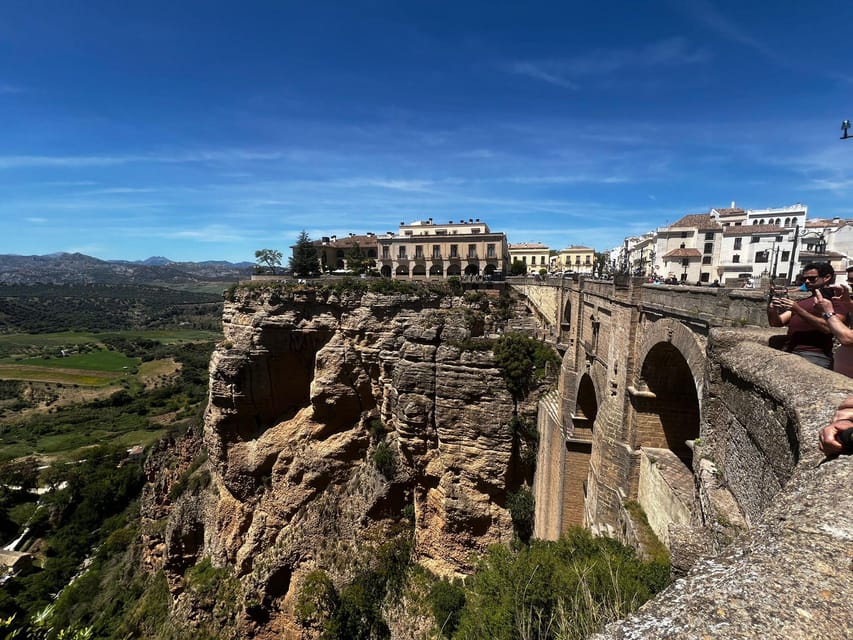 Marbella/Estep. Private VIP-Tour Ronda incl. Tapas & Drinks - Puente Nuevo and the Tajo gorge