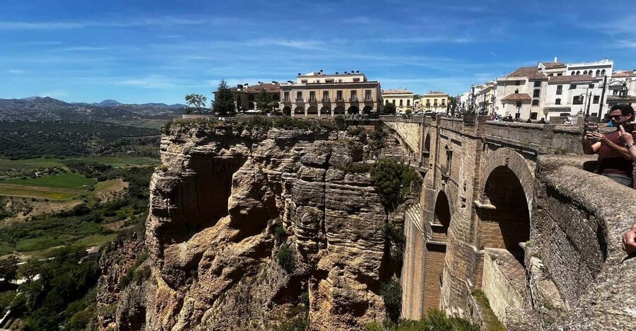 Marbella/Estep. Private VIP-Tour Ronda incl. Tapas & Drinks - Booking flexibility and language