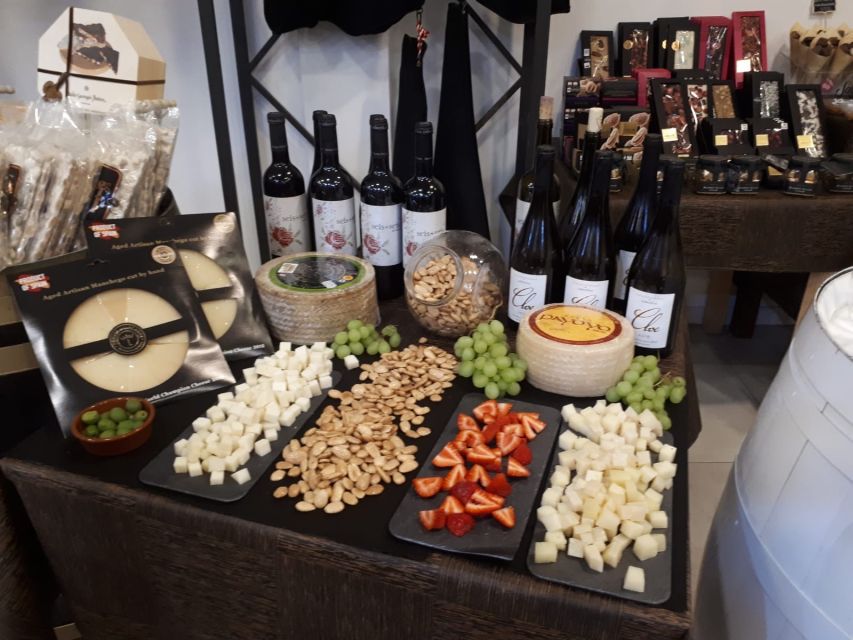 Marbella: Tour of the Old Town with Tapas & Wine - The olive oil tasting is the tour’s strongest opening