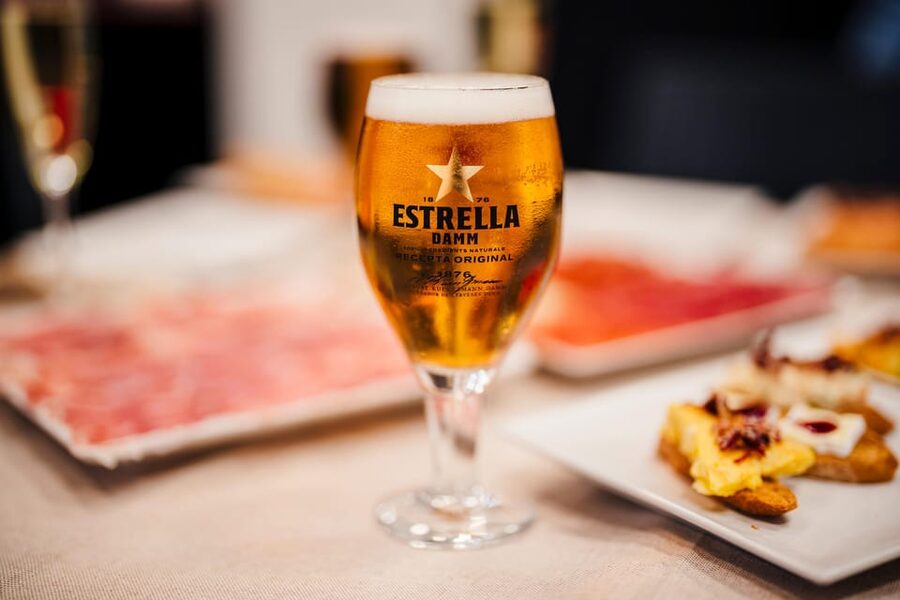 Menu Ibérico - Jamón & Cava near Sagrada Familia - Service, languages, and group format