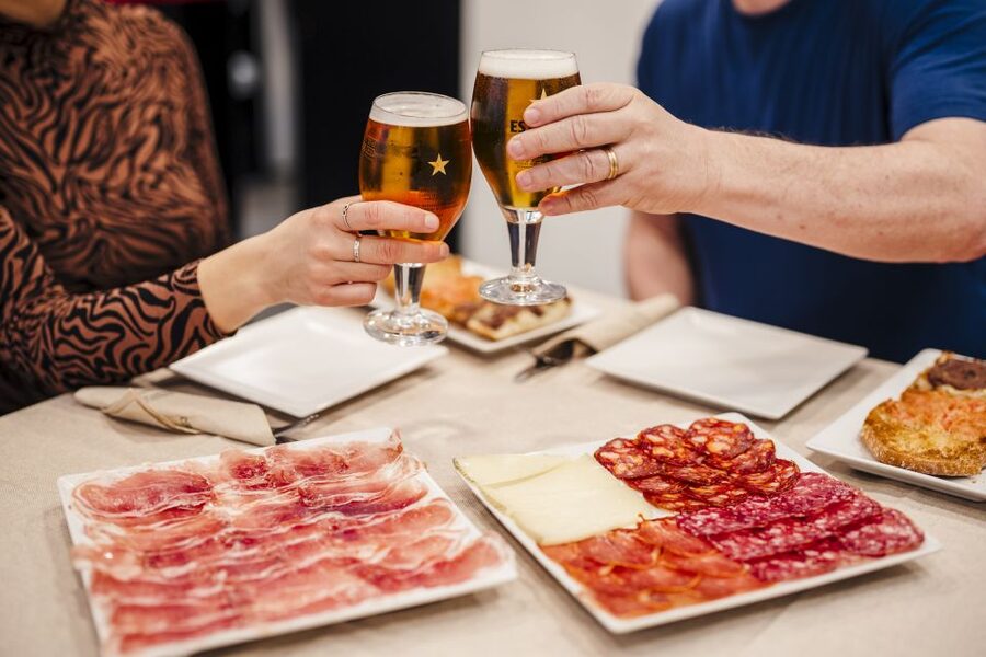 Menu Ibérico - Jamón & Cava near Sagrada Familia - What arrives first: tapas and gazpacho