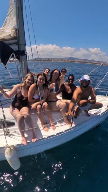 New Sailing / Boat Tour with Free Drinks and Tapas - Tapas, beer, wine, and a relaxed finish