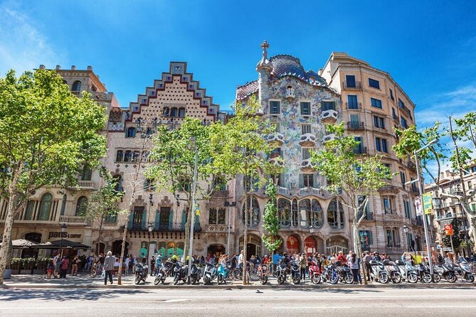 Night Tapas Walking Tour in Barcelona Modernist Area with Small Group and Dinner - Starting on Avinguda Diagonal at 7 p.m.