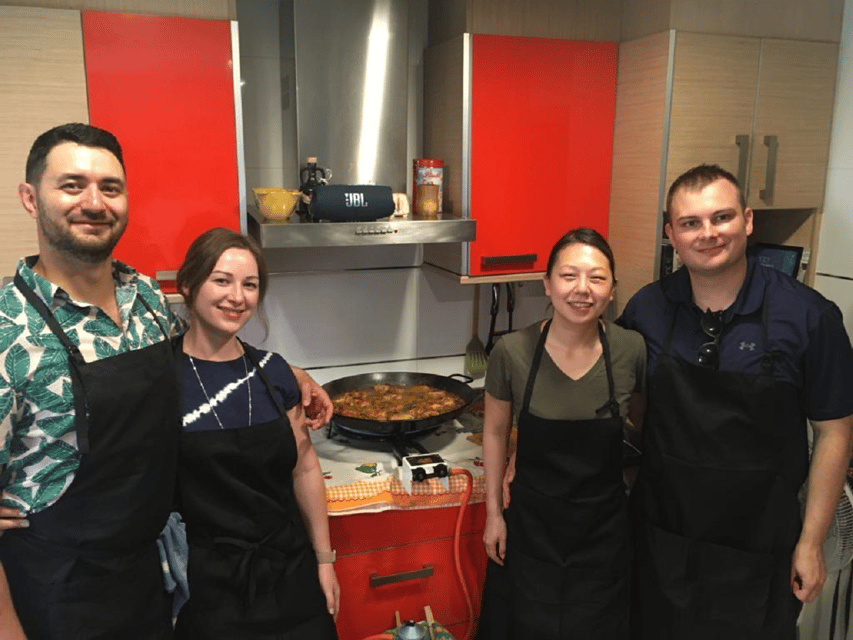 OnlyForYou, Paella Session at a Michelin-trained Chef’s Home - Drinks that make the meal feel local