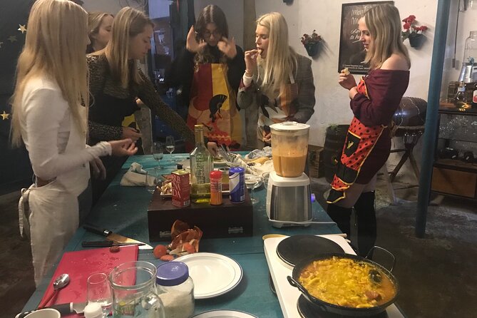 Paella and Salmorejo 2-Hour Cooking Class in Córdoba - Starting at 1 pm in central Córdoba