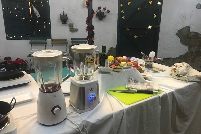 Paella and Salmorejo 2-Hour Cooking Class in Córdoba - Setting and food standards