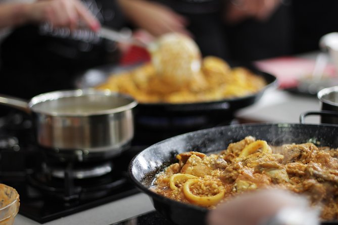 Paella Cooking Class in Malaga - Start at Atarazanas Market, not in a classroom