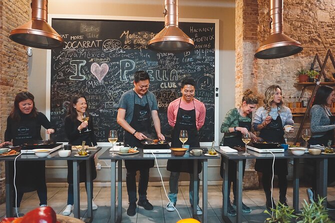 Paella Experience and Bottomless Wine in Barcelona - Starting with cava at 8 p.m. in Ciutat Vella