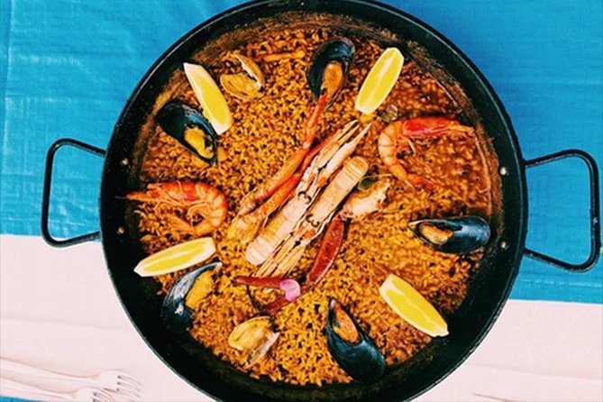 Paella with 1 lt of Sangria at Restaurante America - How long should you allow?