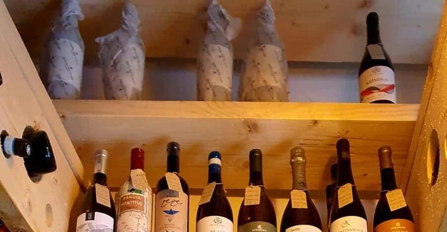 Palermo: Wine Tasting with Sicilian Tapas - Four wines from small Sicilian producers