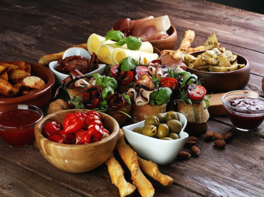 Palma: Culinary Tapas Tour of the Old Town - Three pinchos at the first local bar