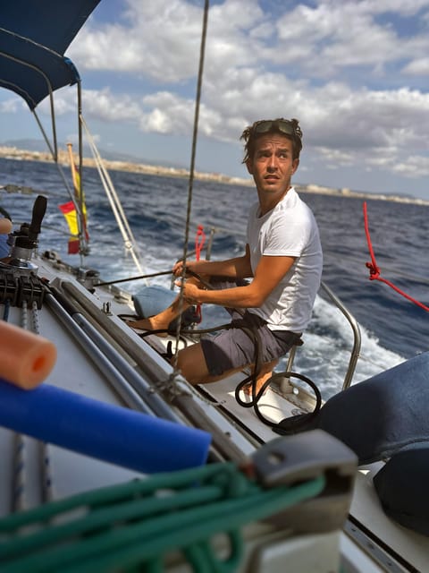 Palma de Mallorca: Sailing Boat Trip with Skipper & Tapas - Who should book this sailing trip?