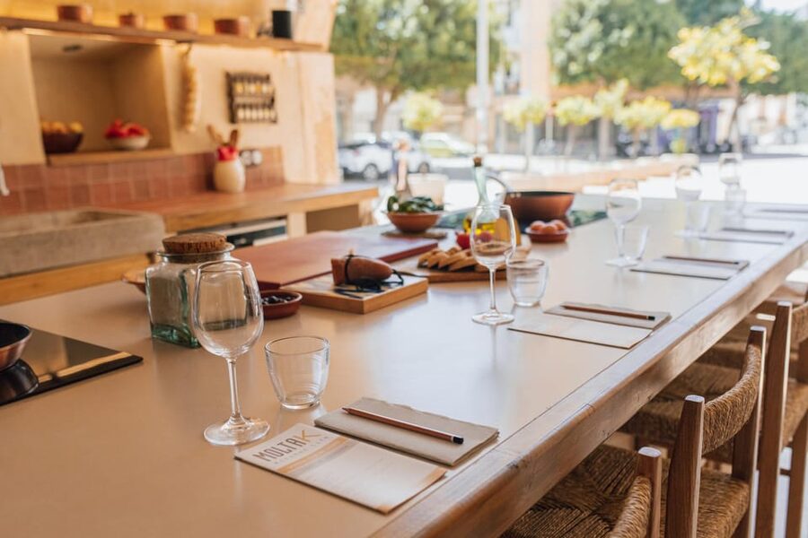 Palma de Mallorca: Spanish Cooking Experience - Practical details that affect your choice