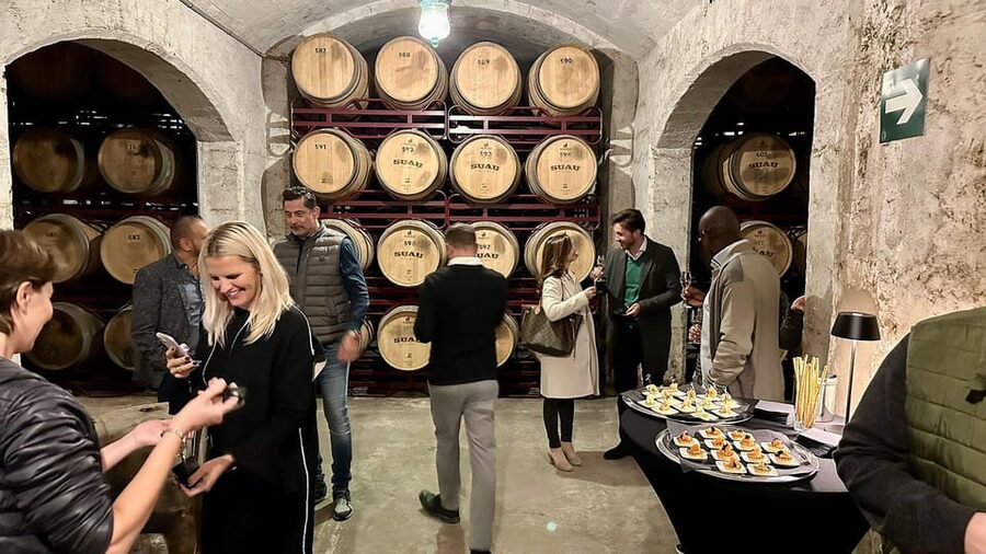 Palma: Distillery Tour with 6 Spirits and Tapas Tasting - Six spirits, with three drawn from the barrel