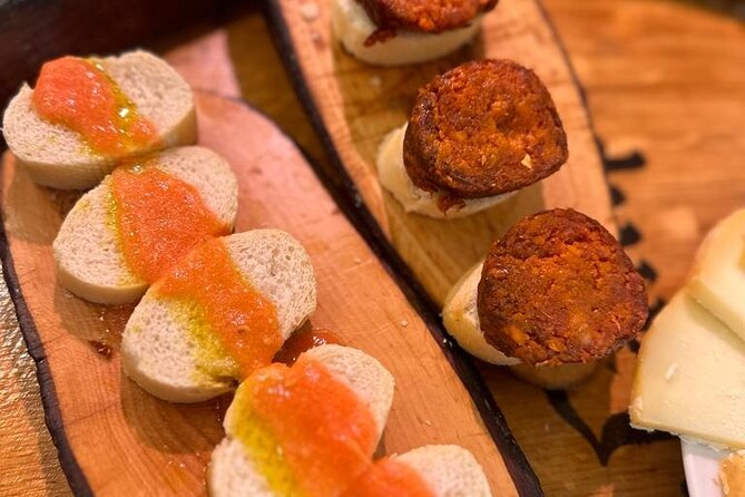 Palma Evening Tapas Walking Tour with Pinchos & Drinks - Modern tapas at Molta Barra