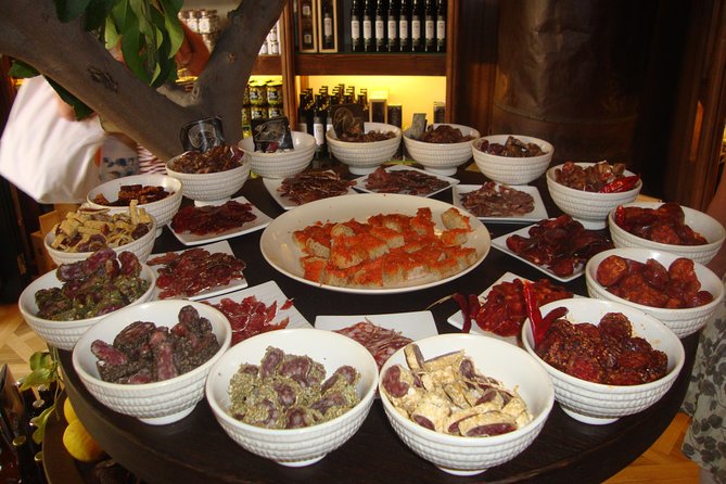 Palma old town tour with Wine & Tapas Tastings - Palma old town and tapas in one compact outing