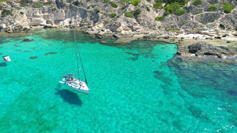 Palma: Private Sailing Boat Excursion with Optional Paella - What the crew adds to the day
