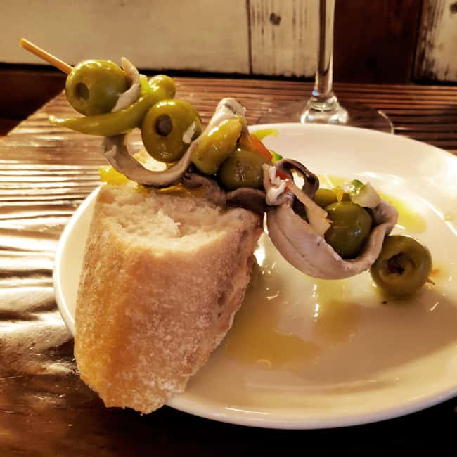 Pamplona: Pintxos Tasting Tour with Local Guide - Who should book this Pamplona food walk?