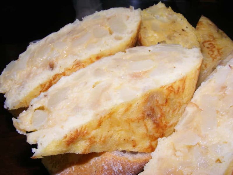 Personalised Traditional Madrid Night Tapas and Drinks Tour - Plaza Mayor and Sol: a walk between bites