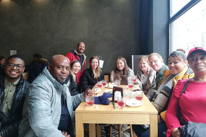 Porto Tapas and Vinho Verde Tour - Starting at Bolhão Market