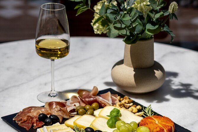 Porto Wine Tasting Experience with Portuguese Tapas Plate - Timing, group size, and the right occasion